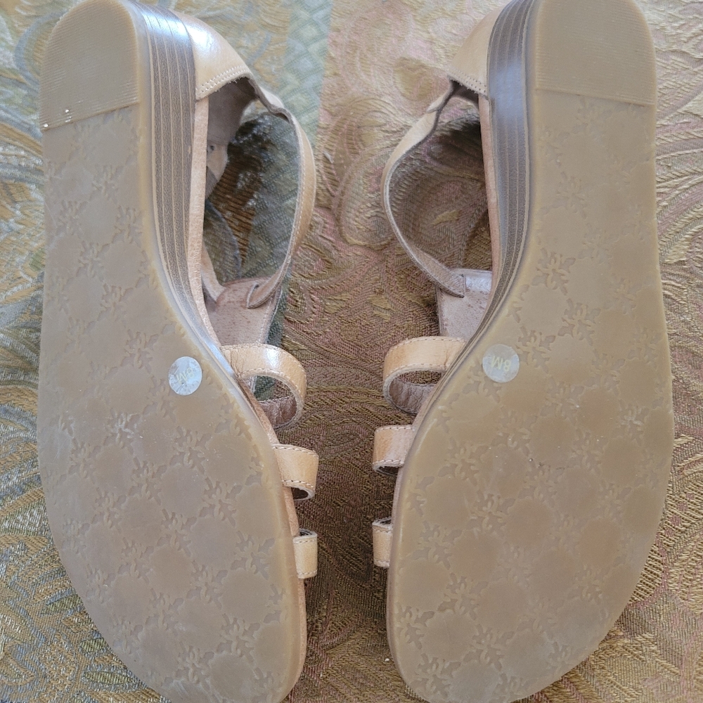 Shoes - Picture 4 of 4